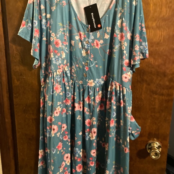 Floral dress with pockets - Picture 1 of 4